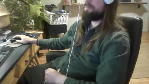 Snapshot of elephantfox chatting on December 13, 4:33 am fox online show from December 13, 4:33 am