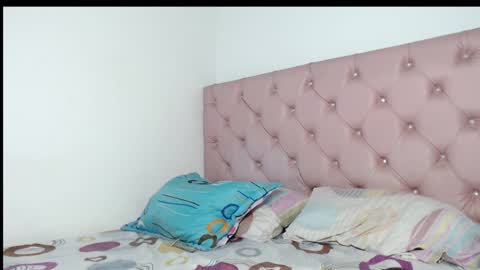 Snapshot of elettra_parisi19 chatting on September 26, 9:41 pm elettra_parisi19 online show from September 26, 9:41 pm