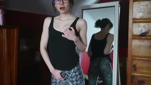 Emma online show from February 3, 5:40 pm