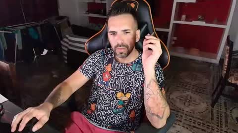 Snapshot of elfetas chatting on February 11, 1:52 am elfetas online show from February 11, 1:52 am