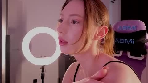 Elfie online show from April 19, 11:20 am