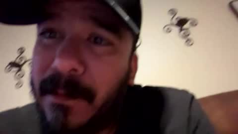 Snapshot of elgatonegrodelah chatting on April 25, 6:49 am elgatonegrodelah online show from April 25, 6:49 am