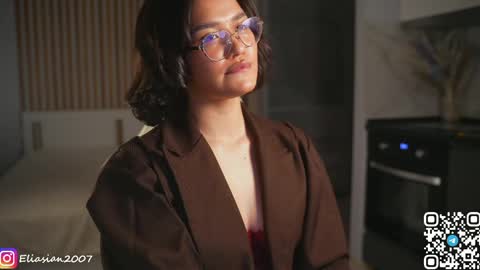 Eli  online show from April 17, 3:04 pm