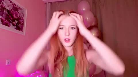 Snapshot of eli_vibe chatting on September 28, 1:00 am Eliza online show from September 28, 1:00 am