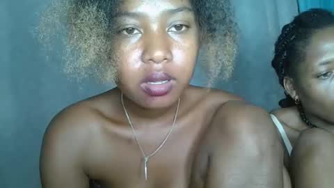 elia011 online show from January 17, 2:08 am