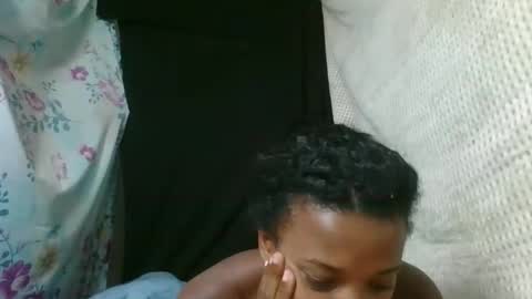 elia011 online show from February 15, 7:51 am