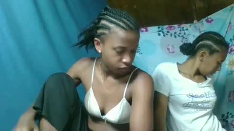 elia011 online show from March 3, 4:29 am