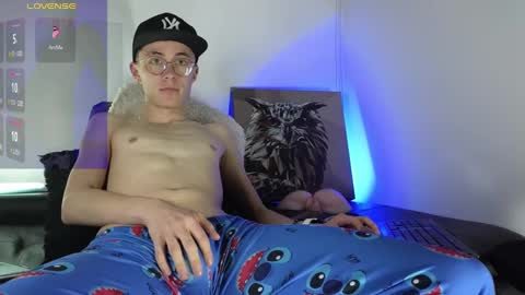 Snapshot of elian_cooper18 chatting on January 16, 1:04 pm Elian online show from January 16, 1:04 pm