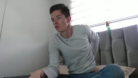 Elian online show from December 8, 8:25 pm