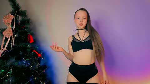 Ella online show from December 24, 4:33 am