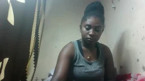 eliannee online show from December 17, 4:07 am