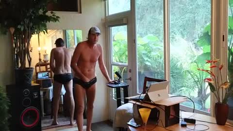 Snapshot of eliberator chatting on October 5, 7:01 pm eliberator online show from October 5, 7:01 pm