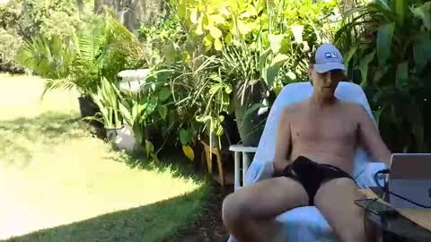 Snapshot of eliberator chatting on October 31, 5:58 pm eliberator online show from October 31, 5:58 pm