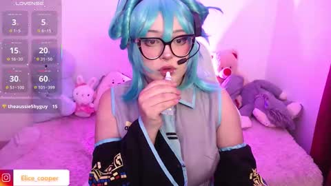 Snapshot of elicecooper chatting on October 28, 6:17 am Elice Cooper new account online show from October 28, 6:17 am