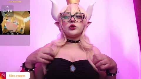 Snapshot of elicecooper chatting on November 9, 4:11 am Elice Cooper new account online show from November 9, 4:11 am