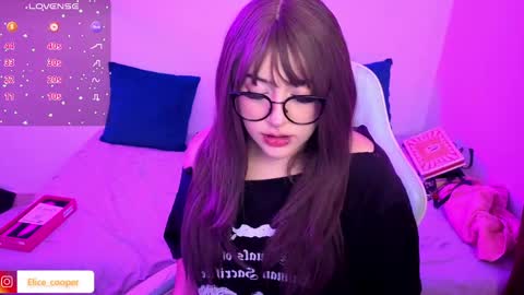 Snapshot of elicecooper chatting on February 20, 6:26 am Elice Cooper new account online show from February 20, 6:26 am