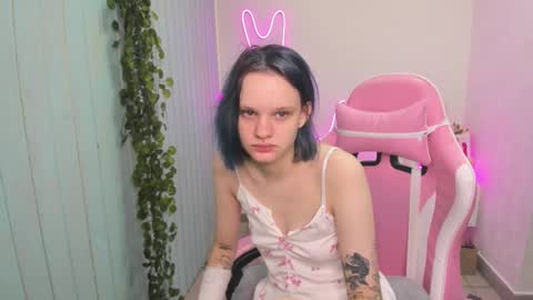 elieiza_xo online show from November 10, 3:27 am