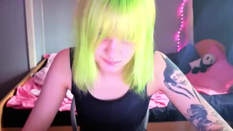 elieiza_xo online show from April 25, 10:07 am