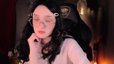 Snapshot of eliejay chatting on September 16, 8:32 pm Ellie online show from September 16, 8:32 pm