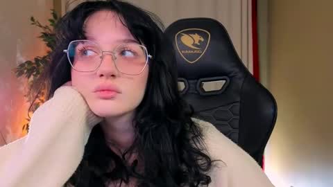 Snapshot of eliejay chatting on September 25, 8:12 pm Ellie online show from September 25, 8:12 pm