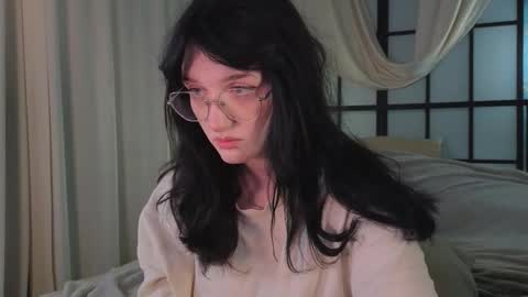 Snapshot of eliejay chatting on September 26, 8:24 pm Ellie online show from September 26, 8:24 pm