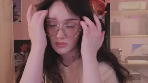 Snapshot of eliejay chatting on October 9, 5:16 am Ellie online show from October 9, 5:16 am