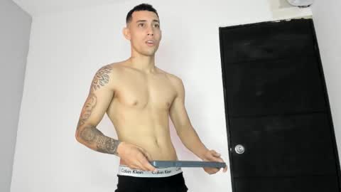 elier_jhonson1 online show from February 14, 2:03 pm