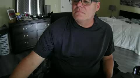 Snapshot of elierpons73 chatting on May 21, 7:32 pm elierpons73 online show from May 21, 7:32 pm
