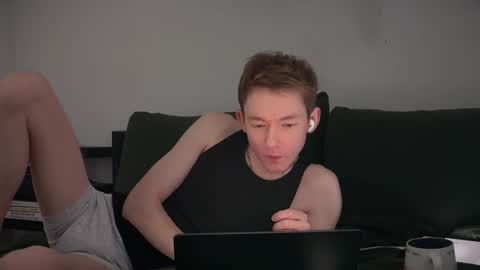 Snapshot of eligraysonx chatting on February 4, 4:13 pm Eli Grayson online show from February 4, 4:13 pm