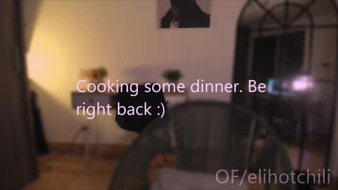 Snapshot of elihotchili chatting on January 20, 1:50 am Eli online show from January 20, 1:50 am