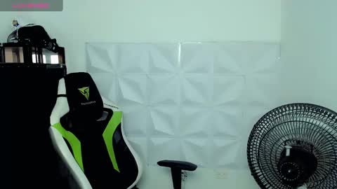 bby-santy online show from December 5, 3:50 pm