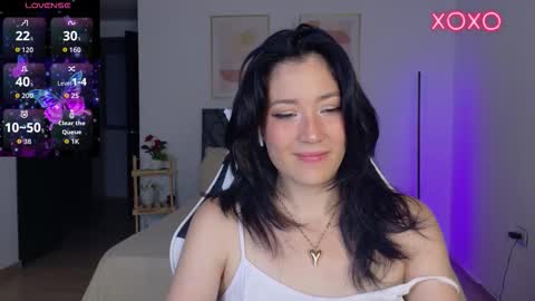 eliiih_ online show from October 19, 2:56 am