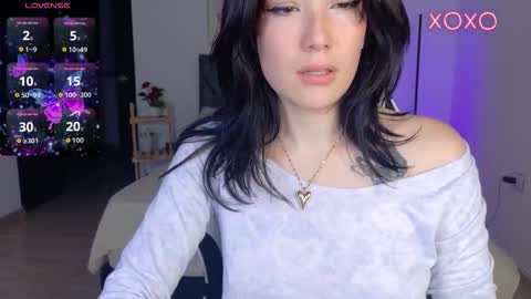 eliiih_ online show from October 20, 3:29 am