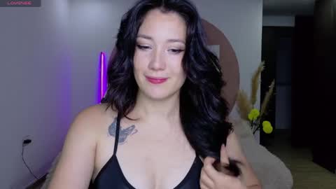 eliiih_ online show from April 13, 3:12 am