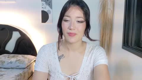 eliiih_ online show from April 27, 3:04 am