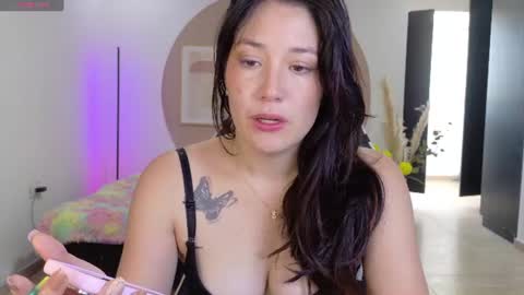 Snapshot of eliiih_ chatting on June 10, 6:07 pm eliiih_ online show from June 10, 6:07 pm