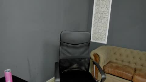 Snapshot of elijahthorne chatting on July 19, 11:58 am ElijahThorne online show from July 19, 11:58 am