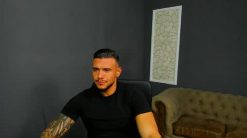 Snapshot of elijahthorne chatting on July 21, 5:32 am ElijahThorne online show from July 21, 5:32 am