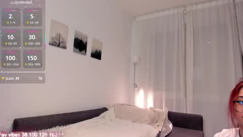 Snapshot of elimeowy chatting on September 28, 12:05 am Hey Im Elizzi. Lets have fun and enjoy together online show from September 28, 12:05 am