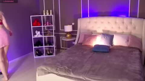 Snapshot of elina_nortas chatting on October 7, 1:36 am Elina online show from October 7, 1:36 am