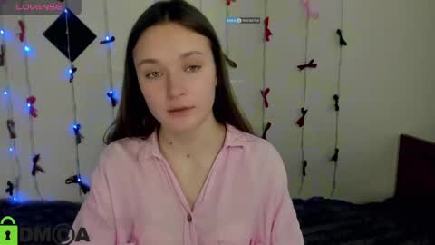 elina_x online show from June 4, 1:50 pm