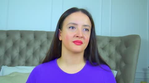 ElinaBellucci online show from April 6, 4:10 am