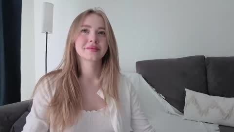 Elna and Tom online show from May 1, 1:54 am