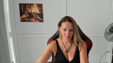 Milena online show from July 24, 10:35 am
