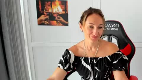 Milena online show from August 5, 6:38 am