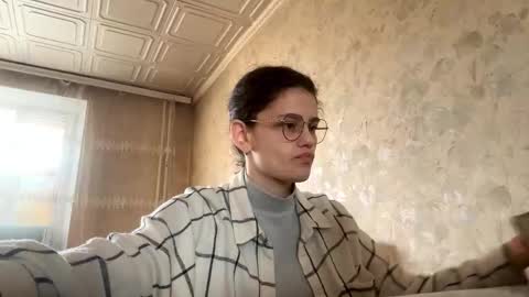 Lola online show from November 21, 7:29 am