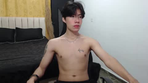 Snapshot of elio_collem chatting on December 28, 8:16 am ELIO online show from December 28, 8:16 am