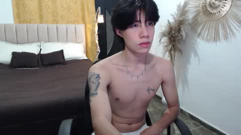 Snapshot of elio_collem chatting on November 7, 8:14 am ELIO online show from November 7, 8:14 am