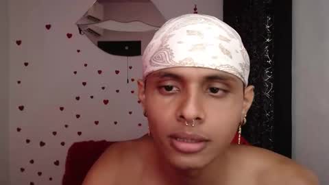 Snapshot of elio_fox chatting on March 21, 6:40 am elio_fox online show from March 21, 6:40 am