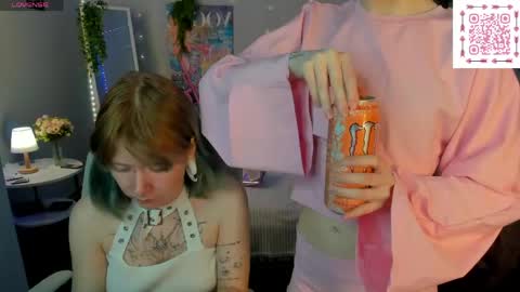 Snapshot of elira_vane chatting on June 9, 2:56 am Elira Vane online show from June 9, 2:56 am